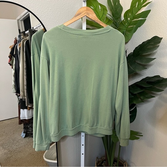 🌿🌼 Desert Dreamer Sage Green “Be Kind to Nature” Pullover L | Graphic Sweatshirt - Picture 4 of 4
